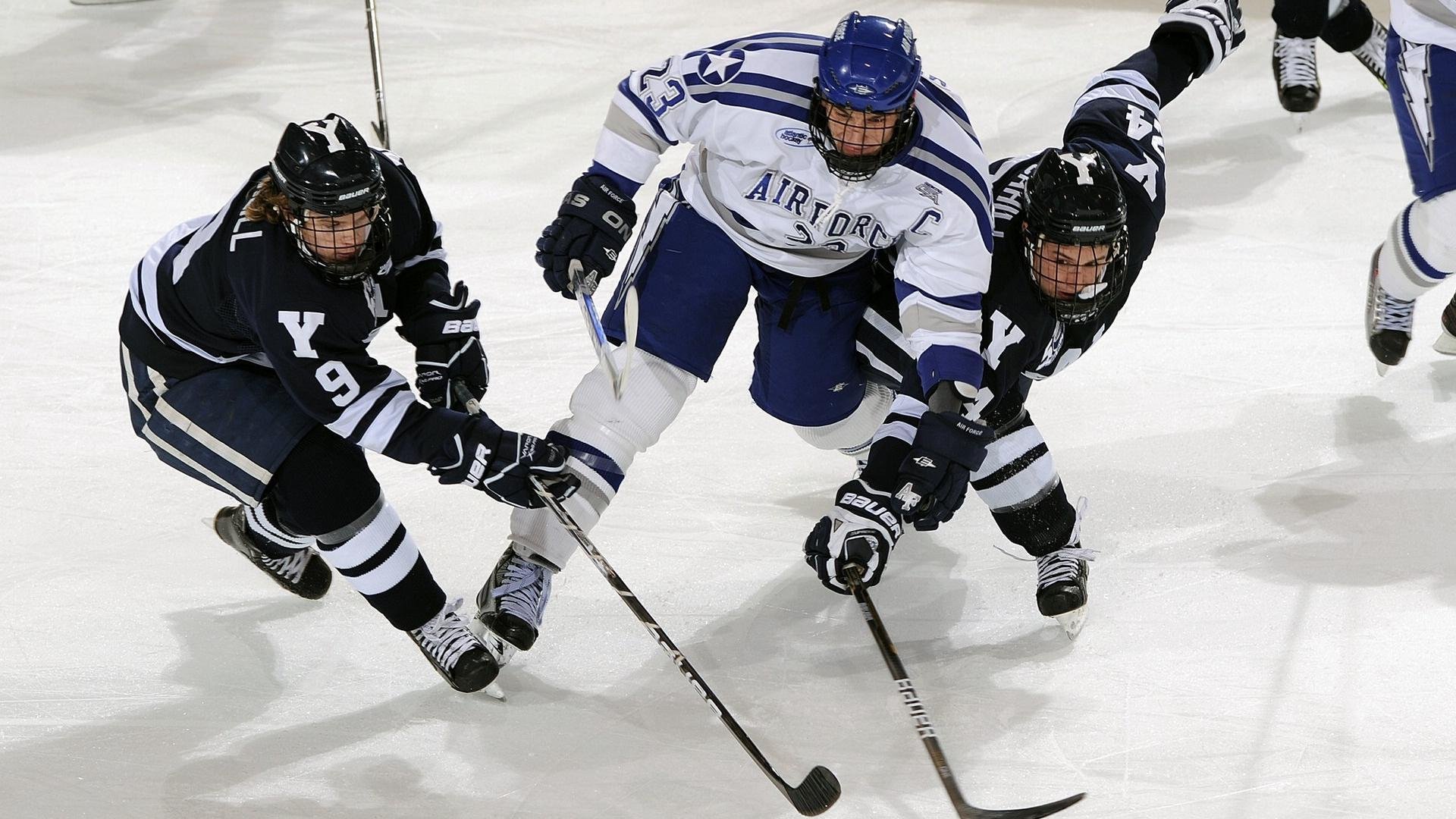 杨瀚森攻防两端持续进化引发媒体关注,杨瀚森身高